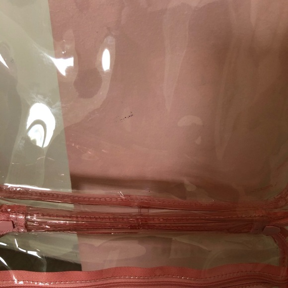 🚫SOLD🚫Ouai Limited Edition Pink Travel Case - Picture 7 of 8